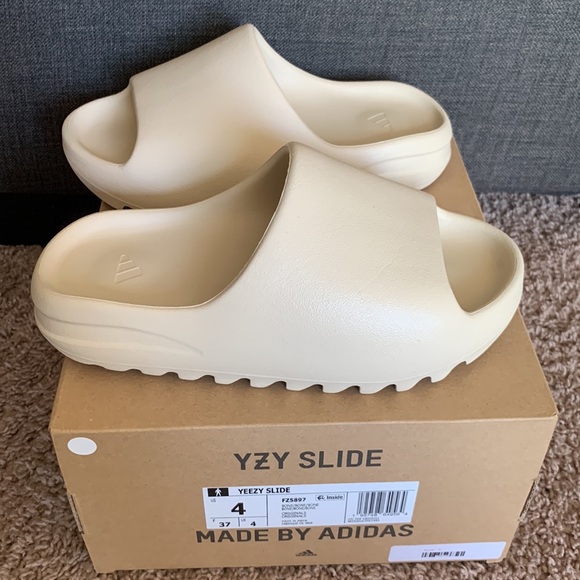 Yzy slide by adidas - Picture 2 of 10